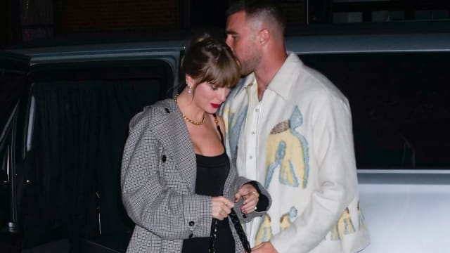 05-Travis-Kelce-and-Taylor-Swift-oct-2023-billboard-1548